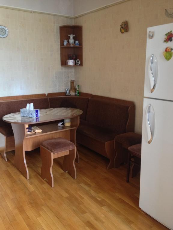 Room In Apartment At Tigrana Metsa Jerevan Exteriör bild