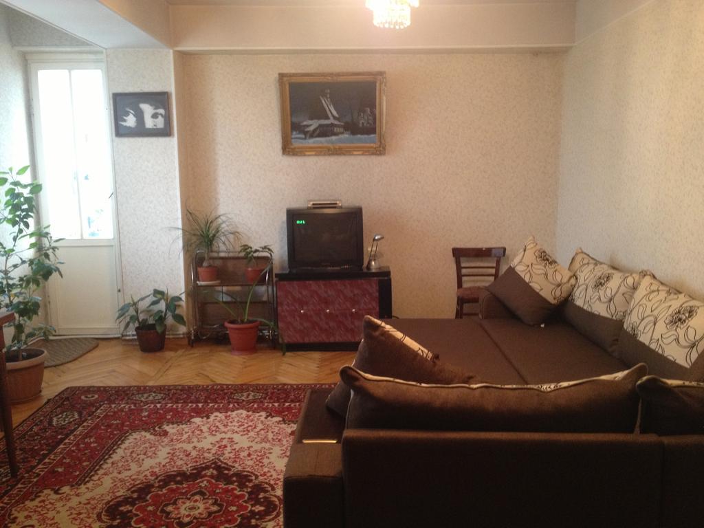 Room In Apartment At Tigrana Metsa Jerevan Exteriör bild